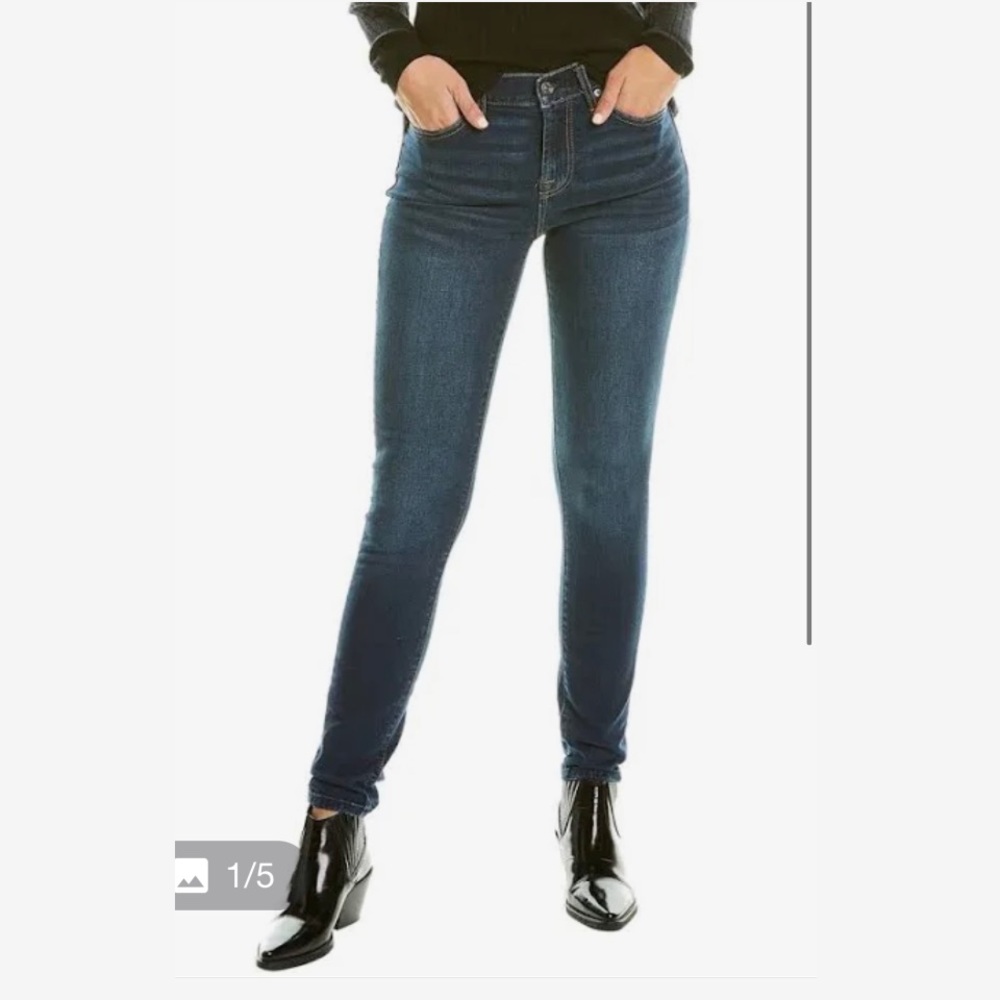 7 for all mankind “Gwenevere” blue jeans size 27, minor distress wash, no tears